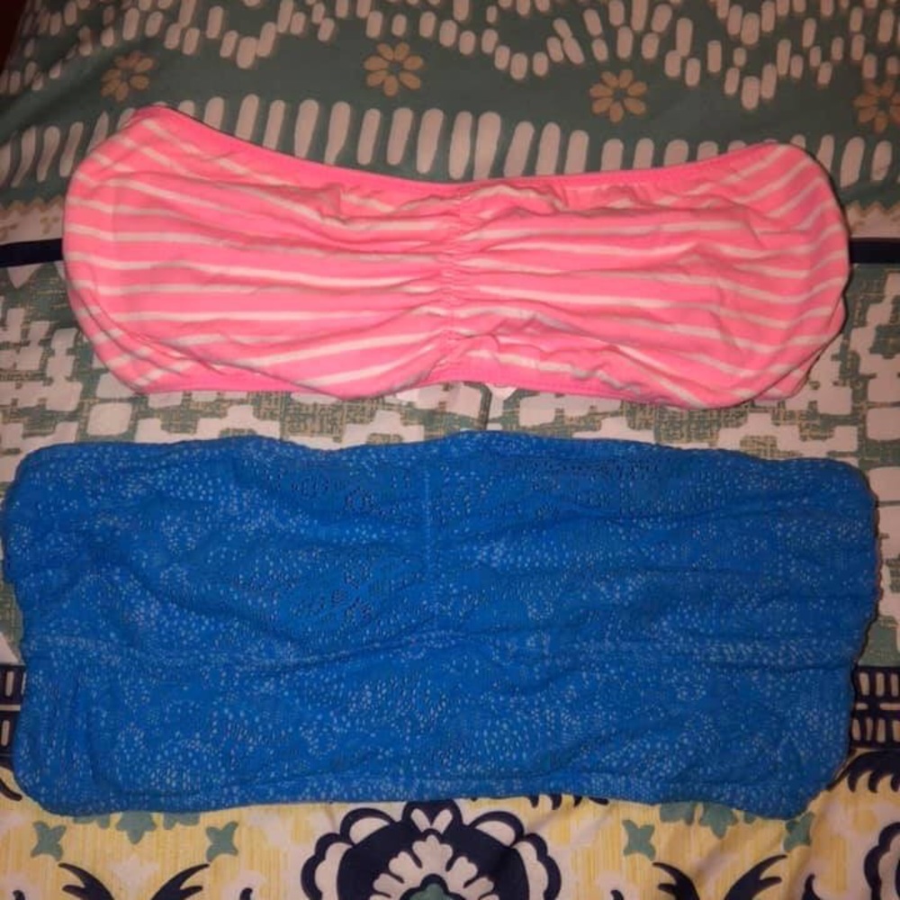 2 strapless bras